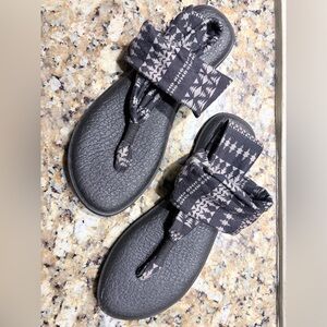Sanuk Black and Gray Patterned Women's Sandals